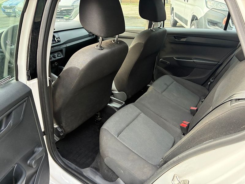 Škoda Fabia 1.0 TSi 70 kW ČR DPH - fotka 10 z 17