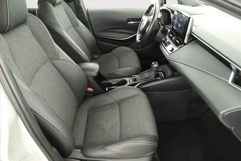 Toyota Corolla (2022) Comfort 1.8 Hybrid - fotka 7 z 15