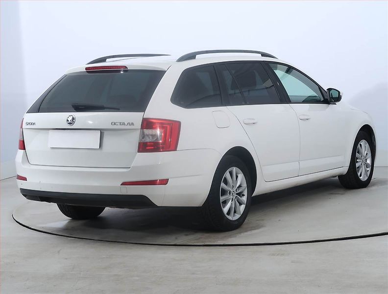 Škoda Octavia (2013) 1.6 TDI, Tempomat - fotka 5 z 18