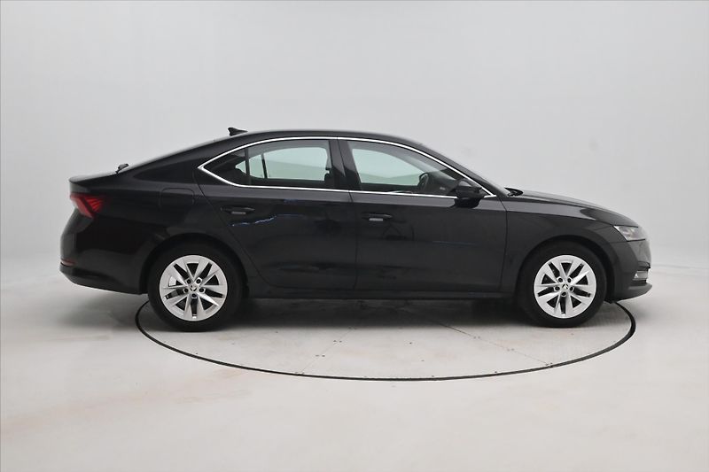 Škoda Octavia 2,0 TDI 110kW DSG Style Záruka - fotka 4 z 31