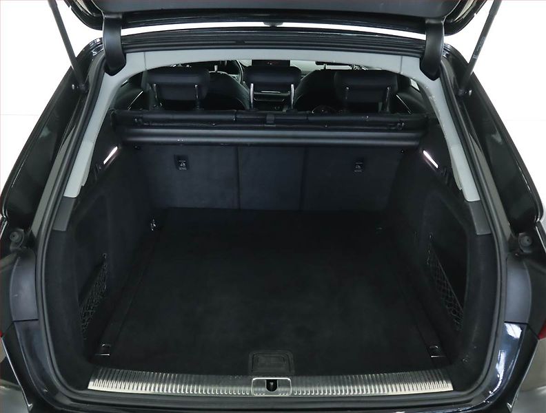Audi A4 (2022) 2.0 TDI - fotka 14 z 17