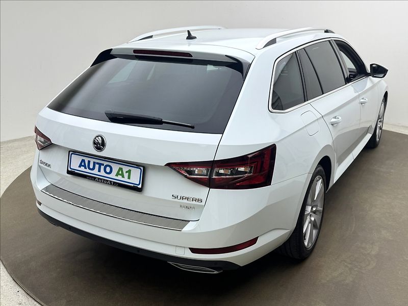 Škoda Superb 2,0 DSG 4X4 ACC CANTON STYLE+ - fotka 4 z 49