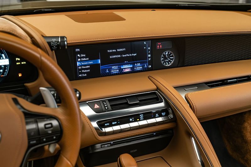 Lexus LC 500 Cabrio Performance - fotka 19 z 22