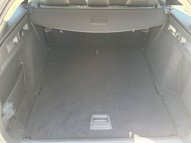 Peugeot 308 SW ALLURE Hybrid - fotka 8 z 20