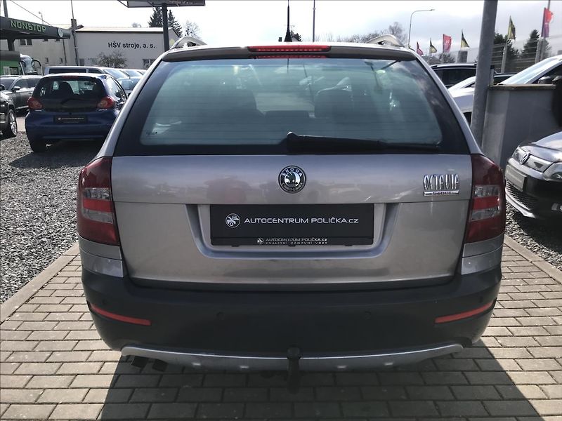 Škoda Octavia 2,0   Scout 4x4 - fotka 5 z 14
