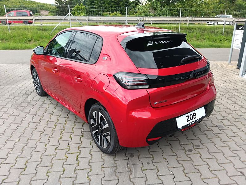 Peugeot 208 (2026) ALLURE Elektro 115 kW / 156 k - fotka 5 z 28