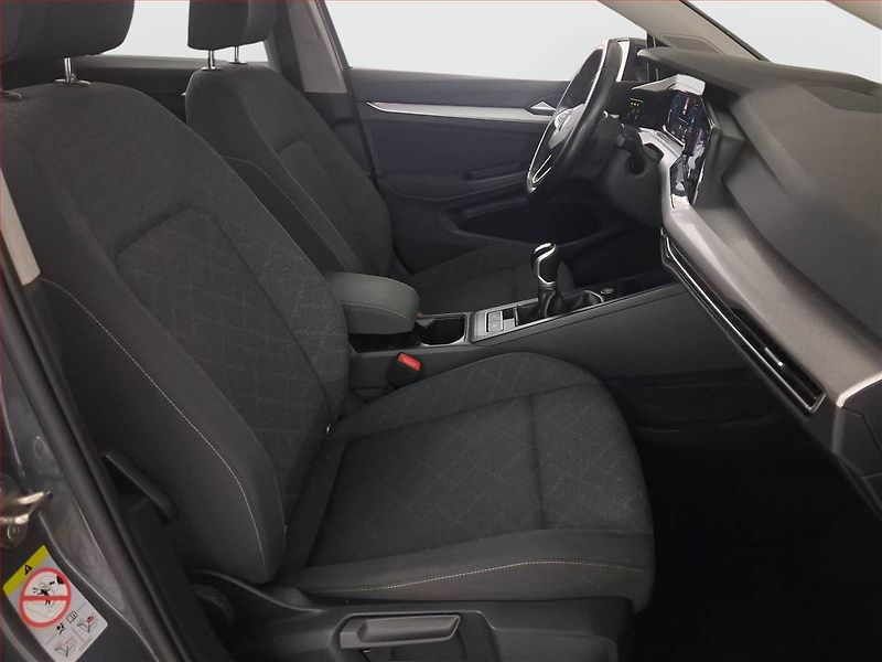 Volkswagen Golf (2021) Life 2.0 TDI, ČR,1.maj - fotka 9 z 17