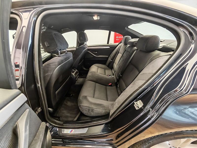 BMW Řada 5 - fotka 19 z 35