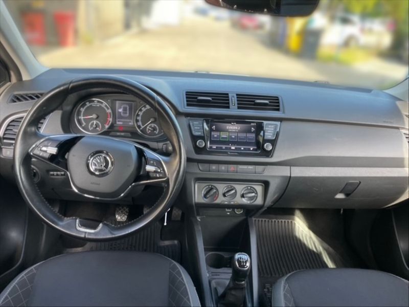 Škoda Fabia 1,0 TSI 70 Ambition - fotka 9 z 11