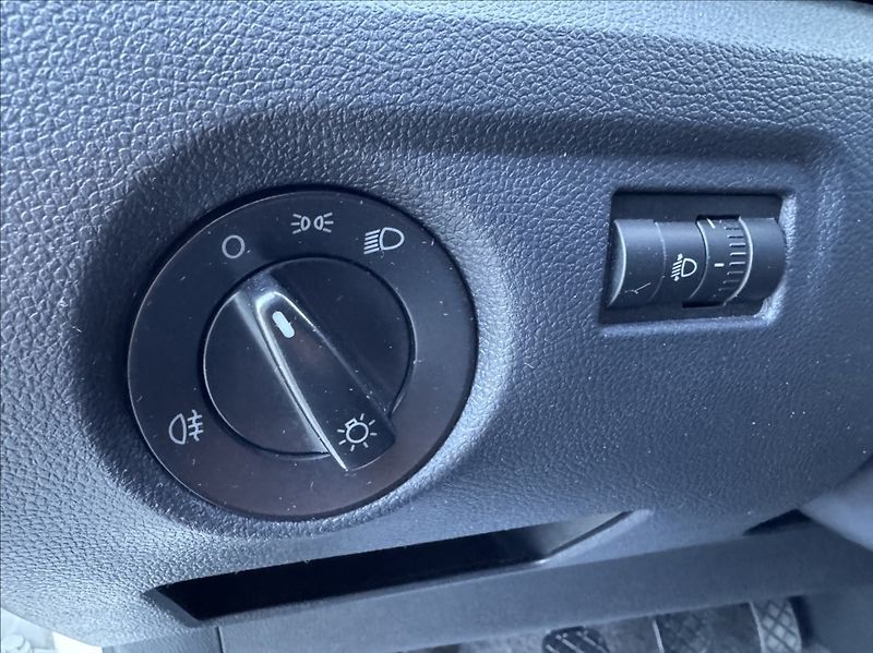 Škoda Praktik 1,2 TSI 63kW DPH 1.maj původČR - fotka 31 z 46