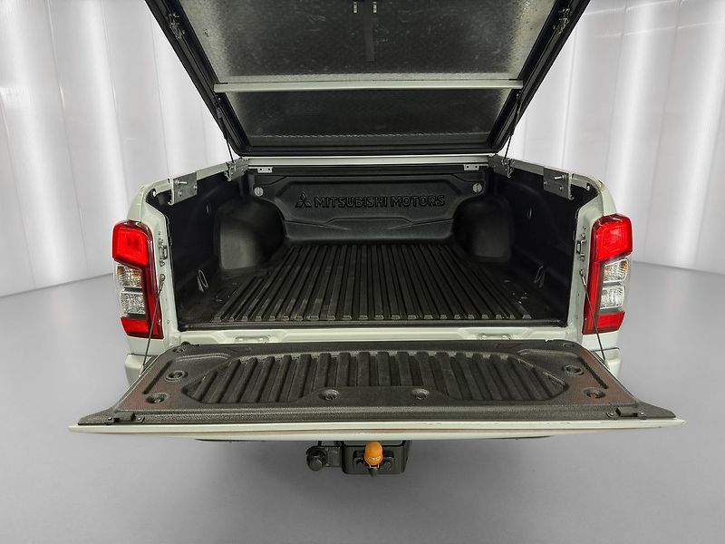 Mitsubishi Ostatní 2.2D-iD A/T INTENSE 4WD DOUBLE - fotka 19 z 20