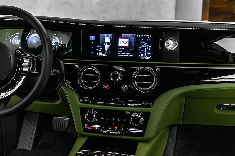 Rolls-Royce Spectre - fotka 21 z 29