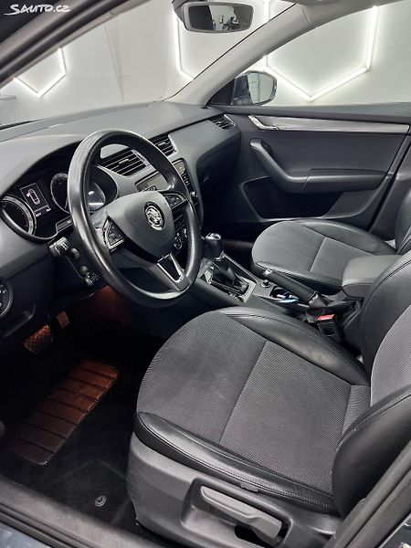 Škoda Octavia Combi 2,0 TDI Style/ odp.dph - fotka 29 z 41