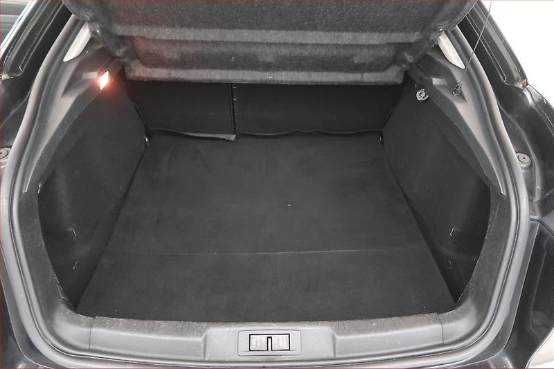 Renault Laguna (2010) 2.0 dCi, po STK, Klima - fotka 13 z 15