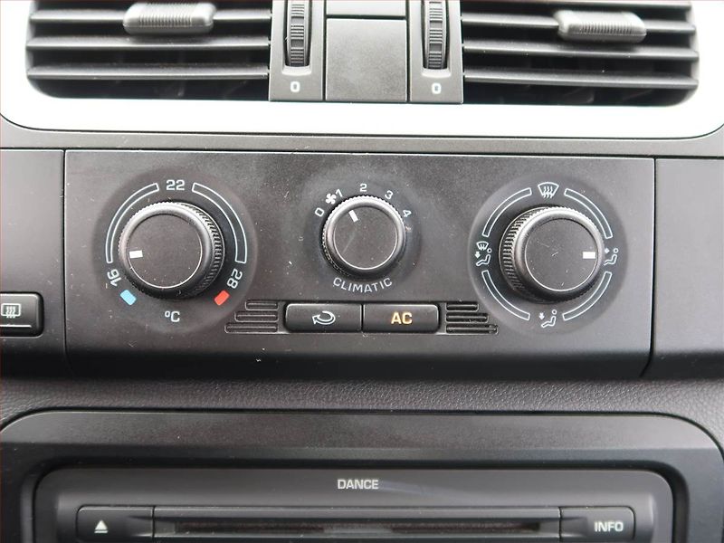 Škoda Fabia (2008) 1.2, Serv.kniha, po STK - fotka 15 z 16