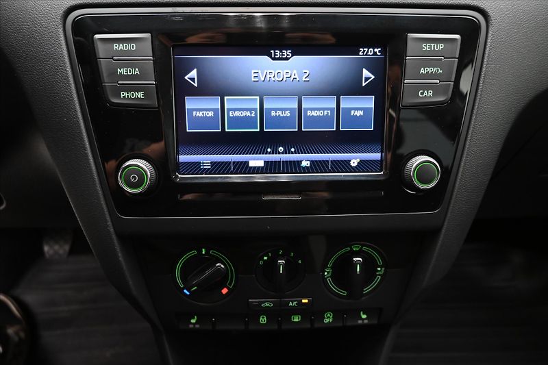 Škoda Rapid 1,0 TSI 70kW Ambition Plus Zár - fotka 19 z 28