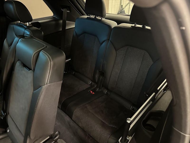 Audi Q7 (2018) 50TDI 7 míst MATRIX CZ  - fotka 12 z 33