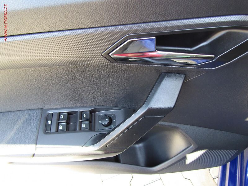 Seat Ibiza (2019) 1.0 TSi, FR, navi, LED - fotka 11 z 21