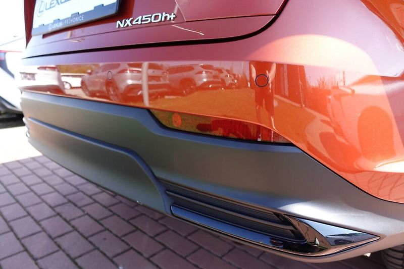Lexus NX 450h plus NX450h+ Executive Top 4x4 - fotka 31 z 34