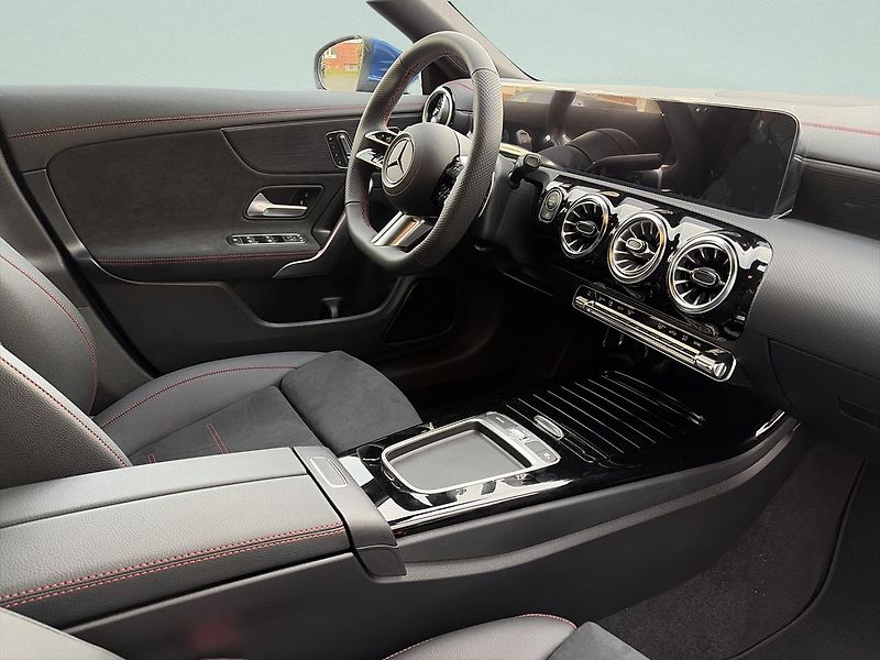 Mercedes-Benz CLA 200 d Shooting Brake AMG Style - fotka 12 z 15