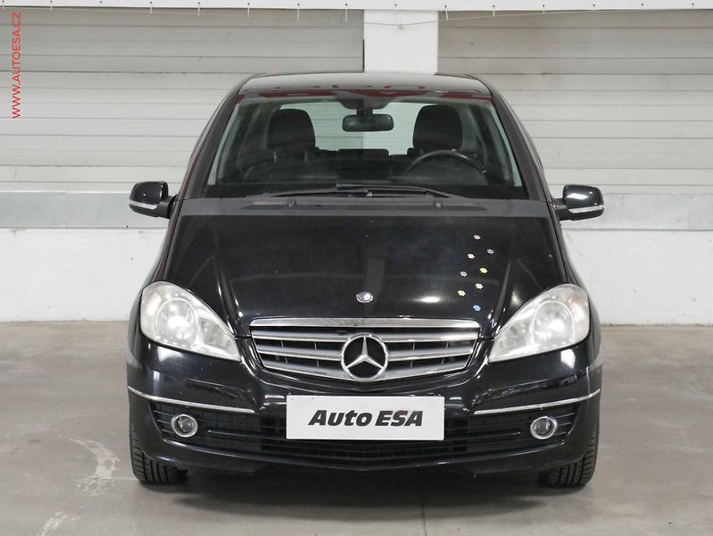 Mercedes-Benz Třídy A (2008) 1.7i, AC, výhřev sed - fotka 2 z 3