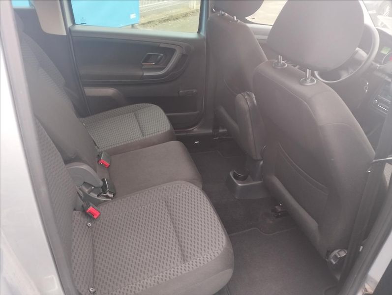 Škoda Roomster 1,2 TSi 63KW - fotka 9 z 16