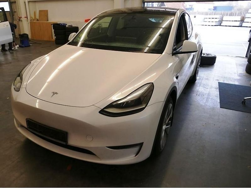 Tesla Model Y (2023) AWD Long Range    PŘIPRAVUJEME - fotka 2 z 9