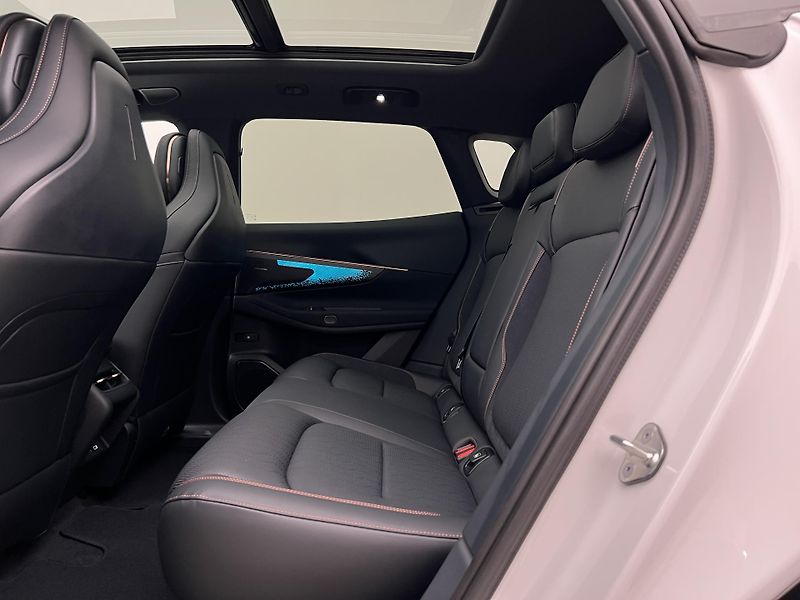 Lynk & Co 08 (2026) MORE PHEV - fotka 5 z 57
