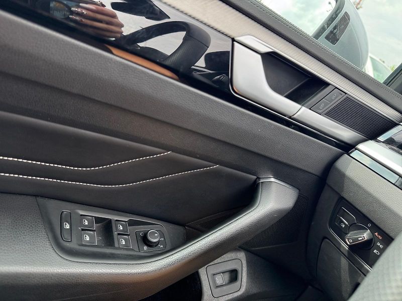 Volkswagen Arteon Shooting Brake (2021) R-LINE 2.0TSI 140kW DSG CZ DPH - fotka 11 z 11