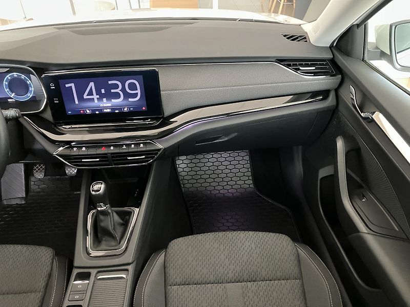 Škoda Octavia 1.5 TSI 110kW Style Combi MT6 - fotka 15 z 34