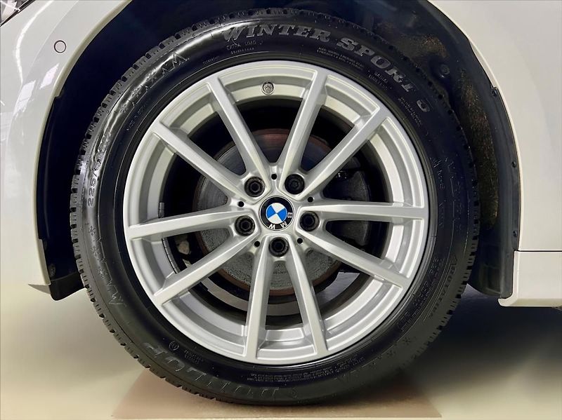 BMW Řada 3 320d xDrive A/T LUXURY, TAŽNÉ - fotka 9 z 31
