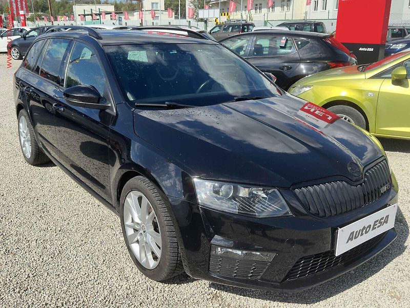 Škoda Octavia (2017) 2.0 TDi, RS, DSG, bixen, navi - fotografie inzerátu