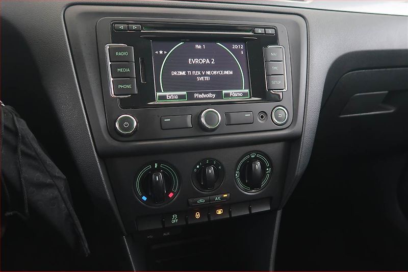 Škoda Rapid (2014) Spaceback 1.6 TDI, Navi - fotka 12 z 15