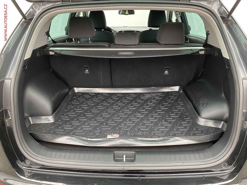 Kia Sportage (2017) 1.6 GDi, Navi, kamera, + kola - fotka 7 z 18