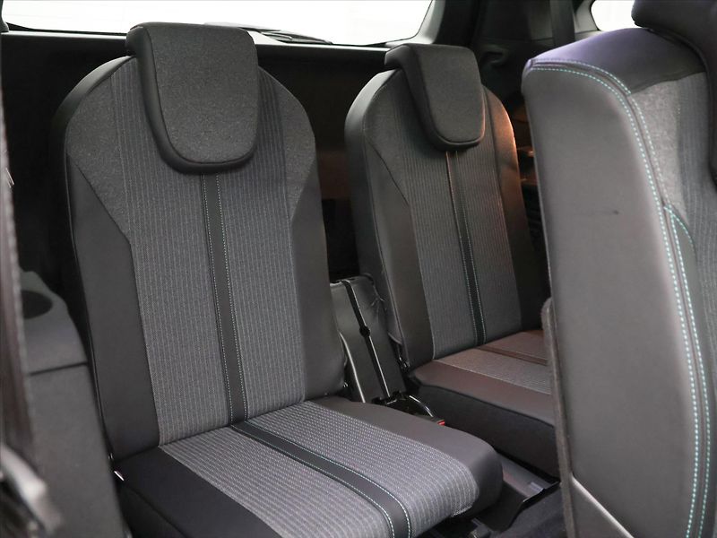 Peugeot 5008 1.2 PT 96kW Allure 7-Míst DPH - fotka 15 z 32