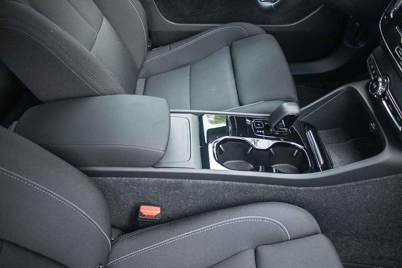 Vypadá jako městská stylovka, může však sloužit i jako primární auto v rodině.