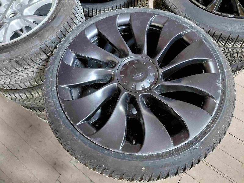 Ostatní _ 21ALU TESLA Model Y PEFORMAN - fotografie inzerátu