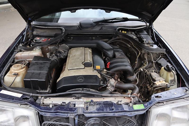 Mercedes-Benz 124 E320 CABRIO 162kW - fotka 50 z 50