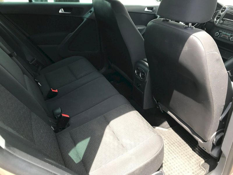 Volkswagen Tiguan (2021) 2,0 TDI 4Motion - fotka 15 z 22
