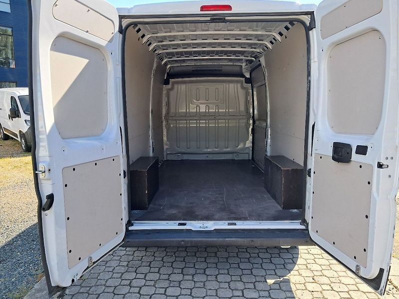 Peugeot Boxer Furgon 3500 L3H2 BlueHDi 165k - fotka 9 z 20