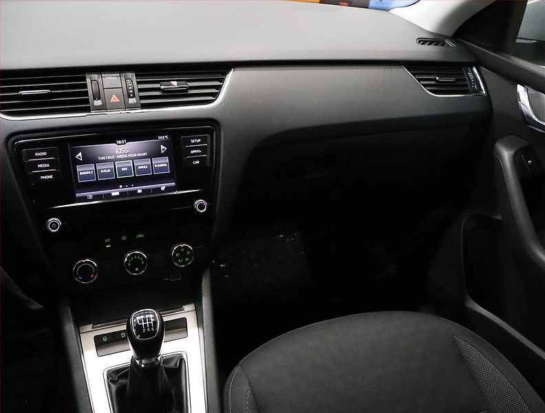 Škoda Octavia (2019) Ambition 2.0 TDI, Tempomat - fotka 8 z 18