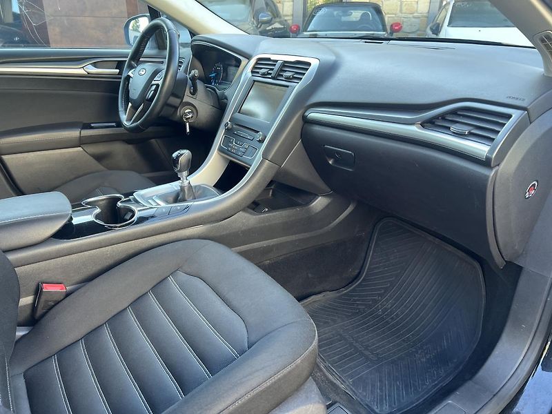 Ford Mondeo 1.5 Ti-VCT 118 kW - fotka 17 z 20