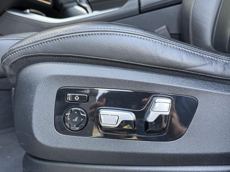 BMW X5 M50i V8 - fotka 14 z 29