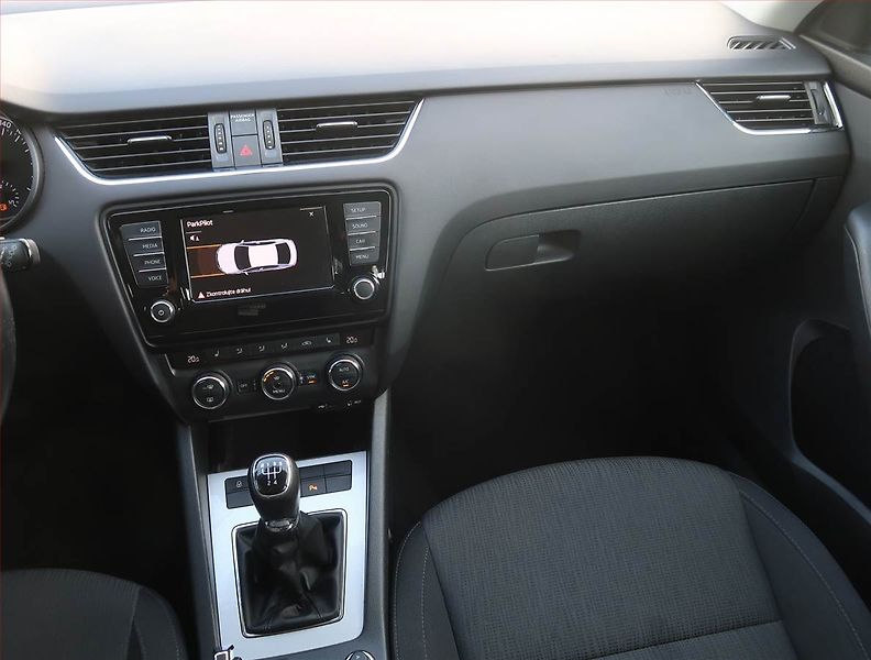 Škoda Octavia (2016) Style 1.6 TDI, Tempomat - fotka 8 z 22