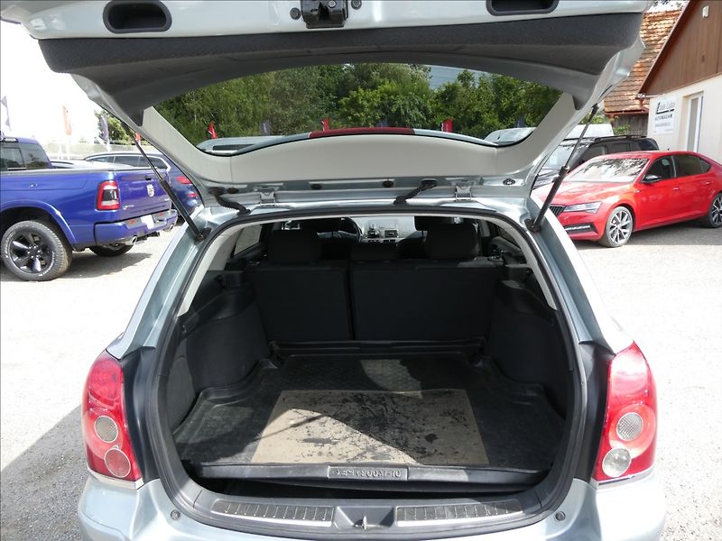 Toyota Avensis 1,8 16V 95kW závěs,digi.klima - fotka 15 z 32