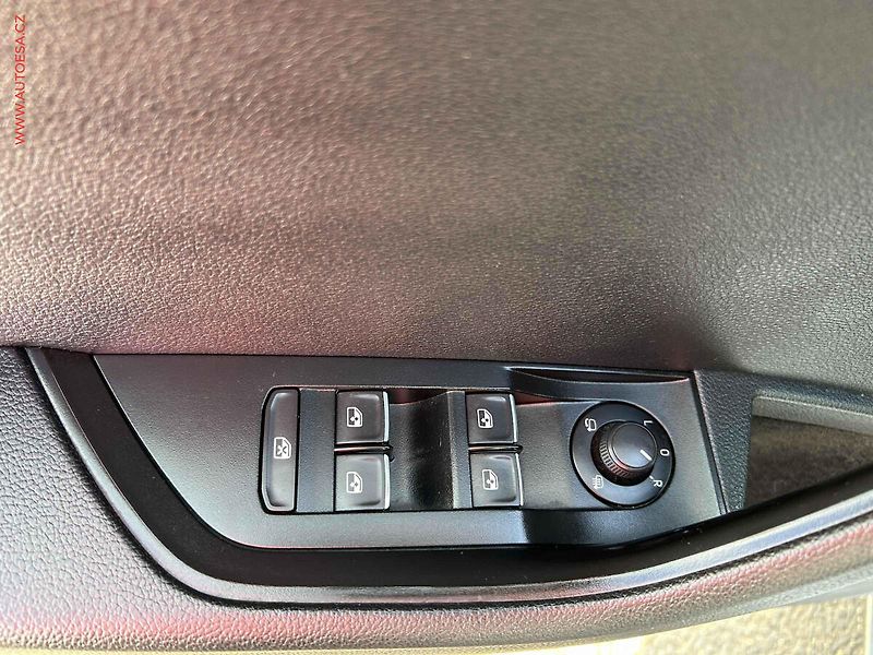 Škoda Superb (2016) 2.0 TDi 4x4, Style, DSG - fotka 11 z 19