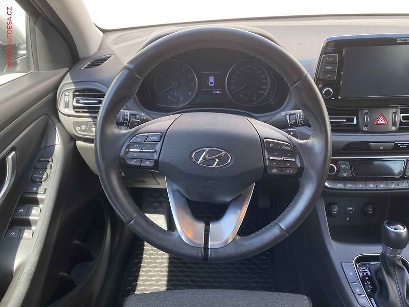 Hyundai i30 (2023) 1.0 T-GDi, ČR, Smart, AT - fotka 11 z 19