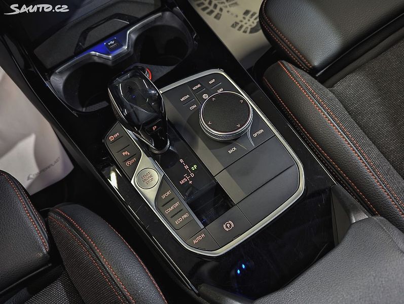 BMW Řada 1 120d xDrive A/T Sport Line DPH - fotka 14 z 27