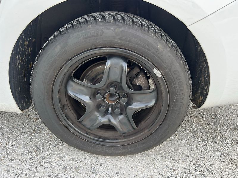 Opel Astra Sports Tourer 1.5 - fotka 14 z 14