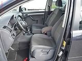 Volkswagen Touran (2006) 1.9 TDi, ČR, AC, temp - náhled 10
